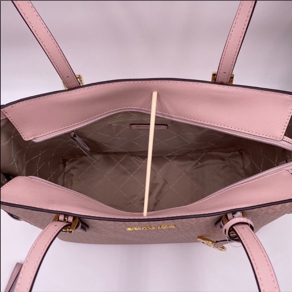 Michael Kors Gilly Large Tote Shoulder Bag - Picture 9 of 10